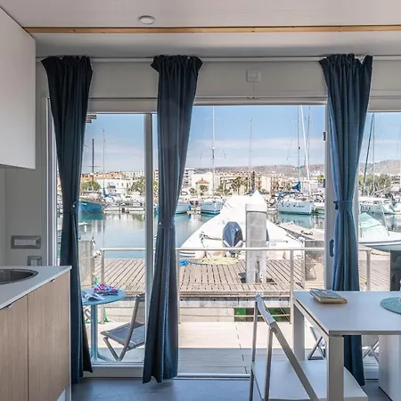 Marina Del Gargano Houseboat Hotel Manfredonia Exterior photo