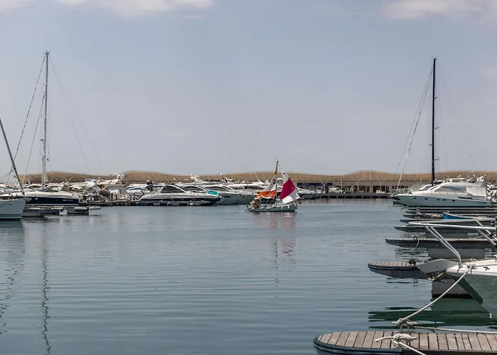 Marina Del Gargano Houseboat