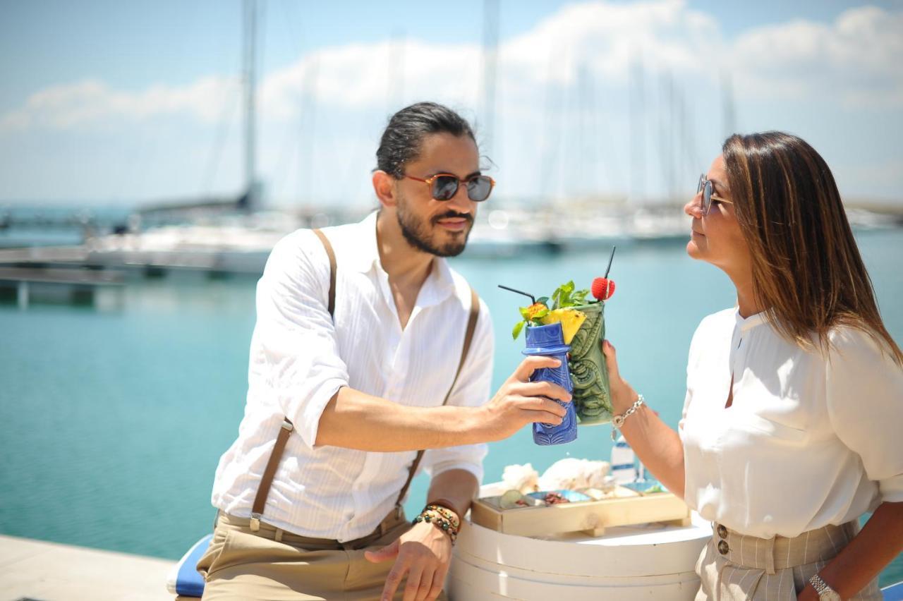 Botel Marina Del Gargano Houseboat