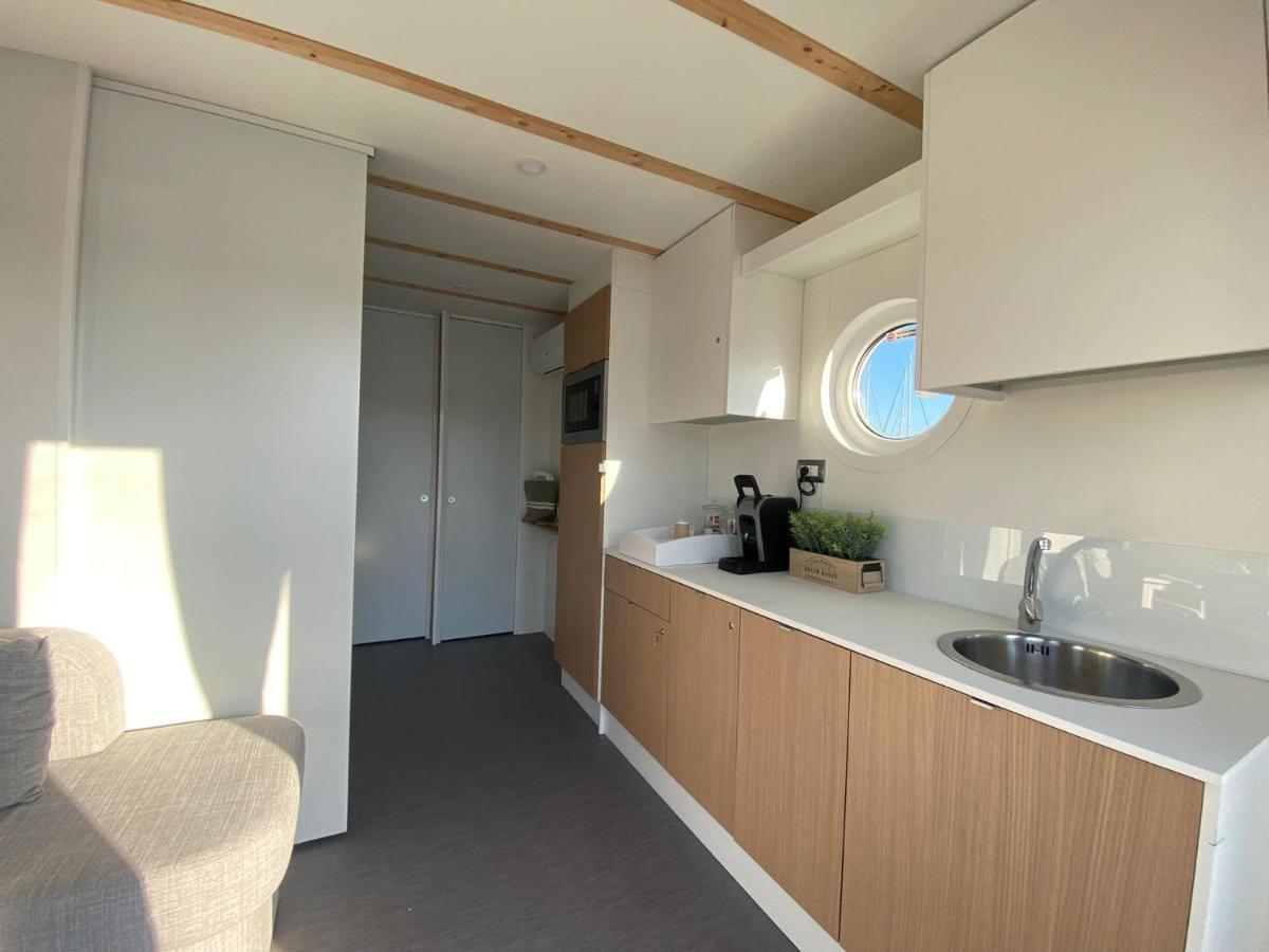Marina Del Gargano Houseboat