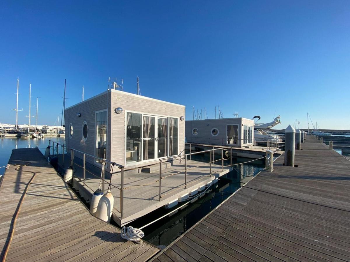 Marina Del Gargano Houseboat Botel