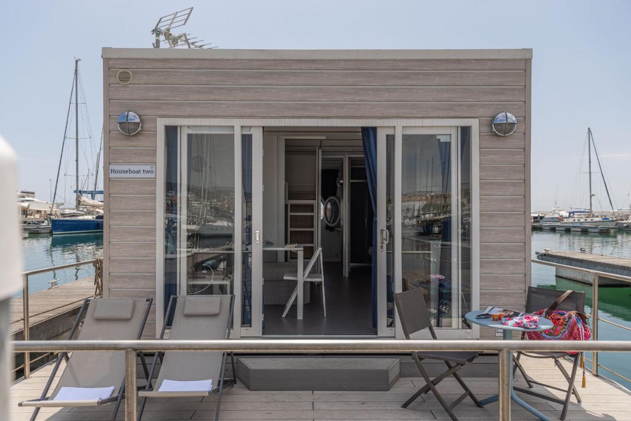 Botel Marina Del Gargano Houseboat