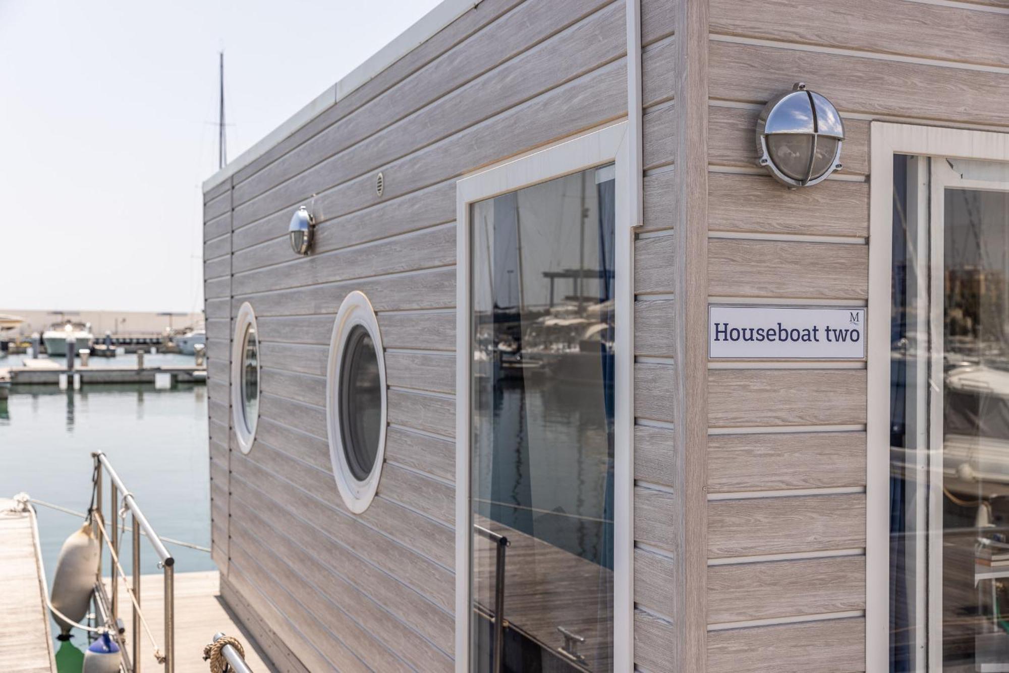 Marina Del Gargano Houseboat Botel