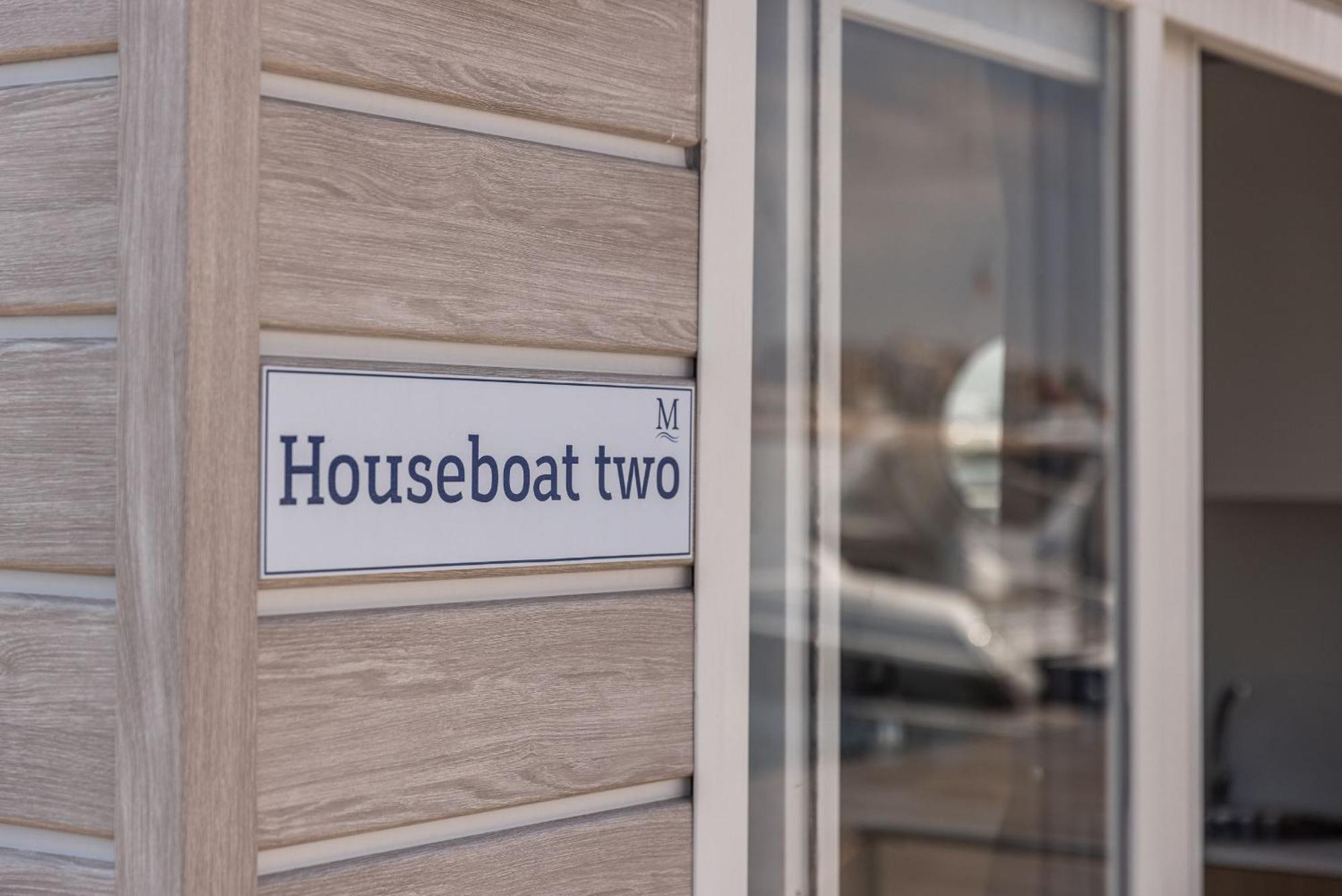 Marina Del Gargano Houseboat